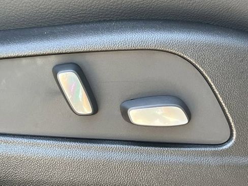 New 2025 Cadillac XT6 Luxury image 27