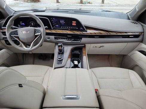 Certified 2022 Cadillac Escalade Premium Luxury Platinum AWD/4WD image 13