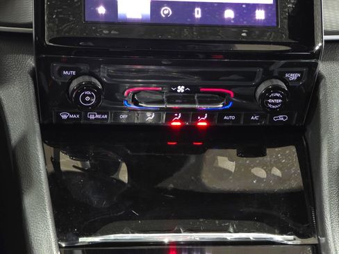 New 2025 Jeep Grand Cherokee L Laredo image 33