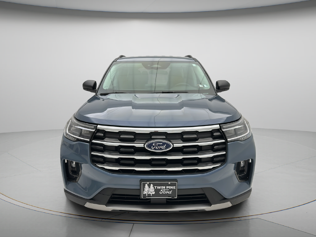 Used 2025 Ford Explorer Active w/ Active Comfort Package AWD/4WD image 2