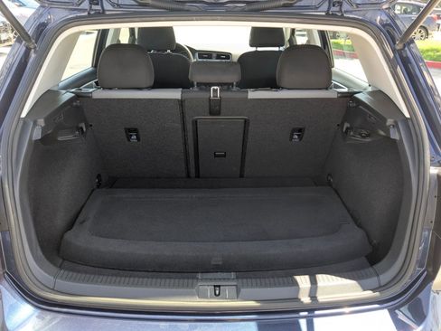 Used 2016 Volkswagen e-Golf SE FWD image 29