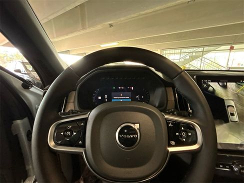 New 2026 Volvo XC90 B6 Plus w/ Protection Package Premier image 12