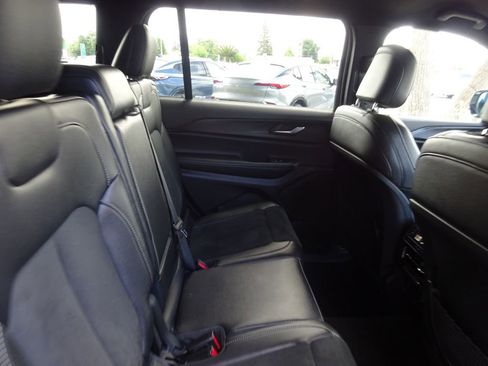Used 2024 Jeep Grand Cherokee L Laredo AWD/4WD image 21