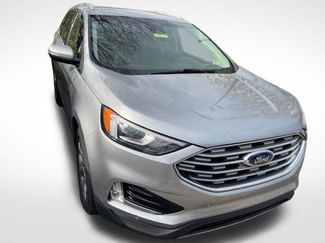 Used 2020 Ford Edge Titanium video 3