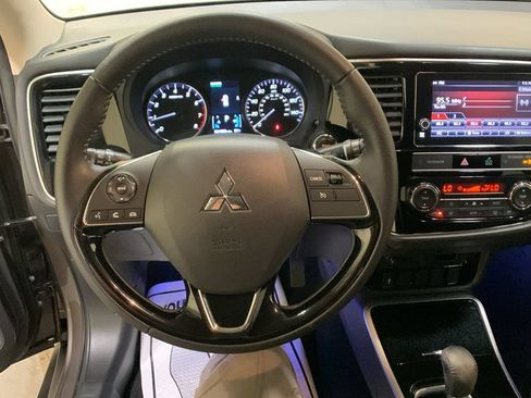 Used 2019 Mitsubishi Outlander SE AWD/4WD image 29