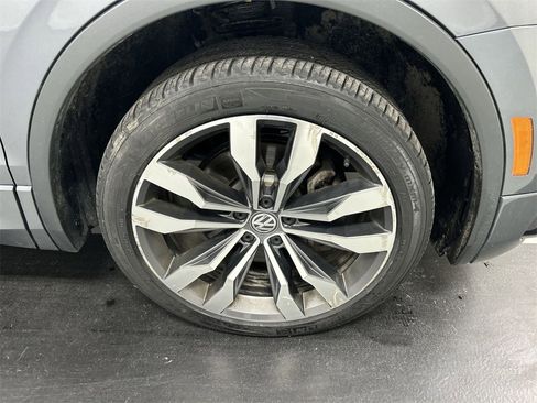 Used 2021 Volkswagen Tiguan SEL Premium R-Line image 10