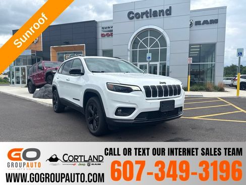 Used 2023 Jeep Cherokee Altitude Lux w/ Lux Elite Package AWD/4WD image 1