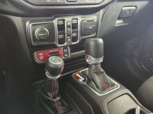 Used 2022 Jeep Wrangler Unlimited Rubicon AWD/4WD image 20