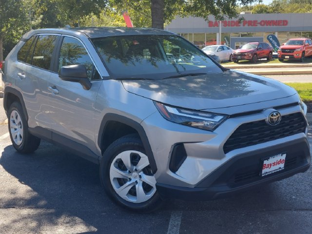 Used 2025 Toyota RAV4 LE AWD/4WD image 2