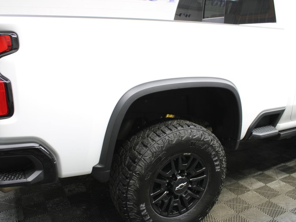 Used 2025 Chevrolet Silverado 2500 ZR2 w/ Technology Package AWD/4WD image 45