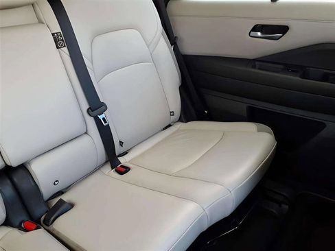 Used 2023 Nissan Pathfinder SL w/ Black Appearance Package image 18