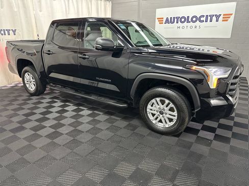 Used 2024 Toyota Tundra SR5 w/ SR5 Convenience Package AWD/4WD image 4