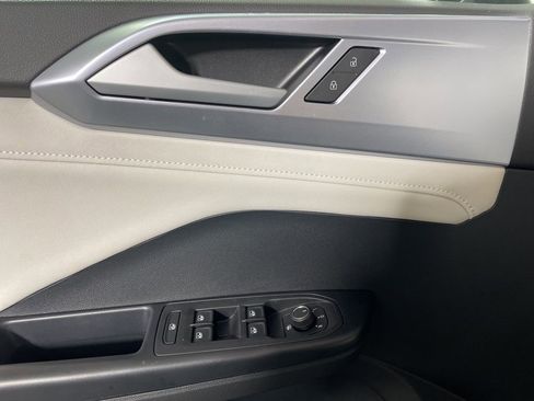 New 2026 Volkswagen Taos SE AWD/4WD image 9
