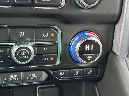 Used 2024 GMC Yukon XL SLT image 29