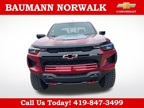 Used 2024 Chevrolet Colorado ZR2 w/ ZR2 Convenience Package III AWD/4WD image 2