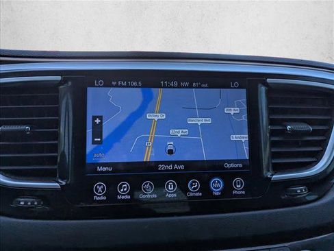 Used 2017 Chrysler Pacifica Touring-L Plus w/ Advanced Safetytec Group FWD image 17