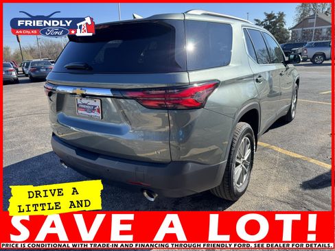 Used 2022 Chevrolet Traverse LT image 11