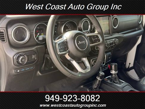 Used 2023 Jeep Wrangler Unlimited Sahara image 9