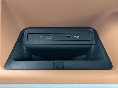 Used 2025 Volkswagen ID. Buzz 1st Edition image 23