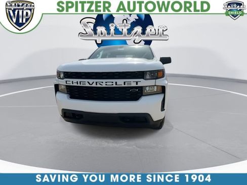 Used 2020 Chevrolet Silverado 1500 Custom w/ Custom Value Package image 3