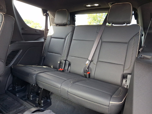 Used 2025 GMC Yukon Elevation w/ LPO, Elevation Black Package AWD/4WD image 21