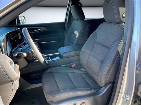 Used 2024 Chevrolet Traverse LT image 21