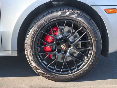 Used 2018 Porsche Macan GTS image 9