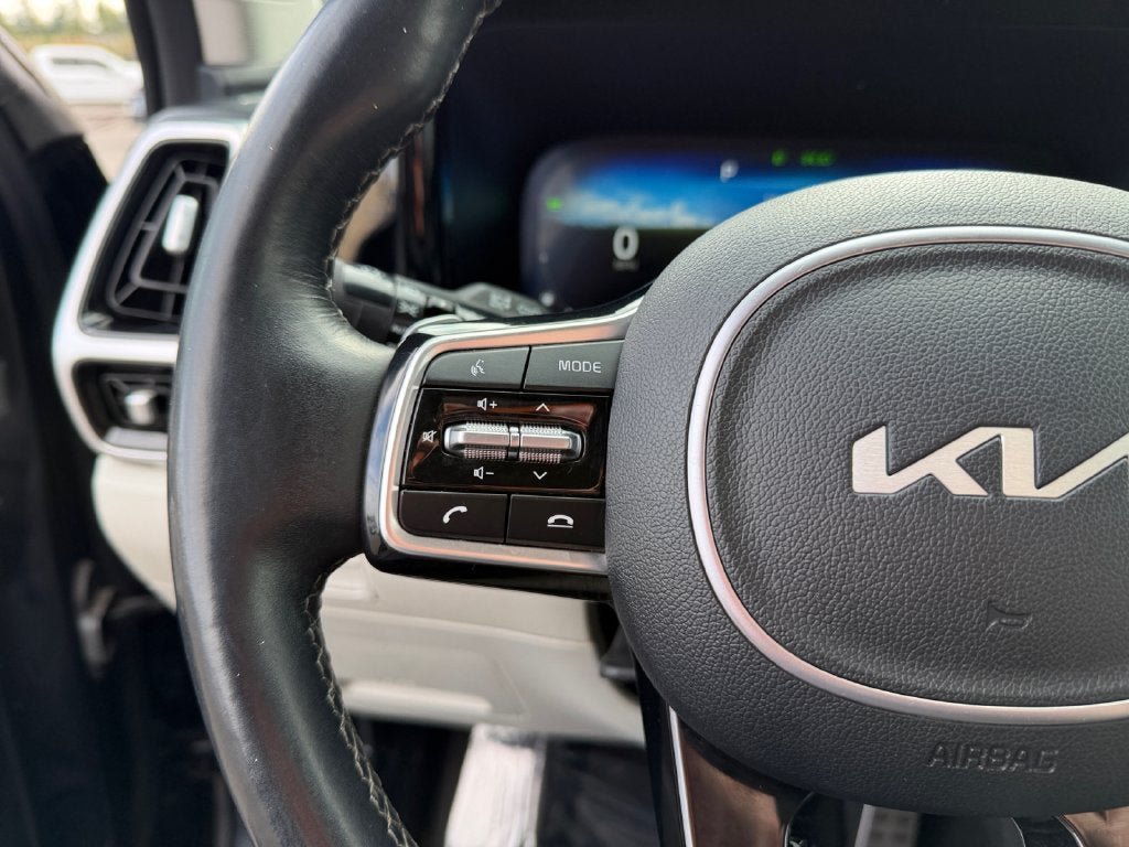 Used 2023 Kia Sorento SX Prestige w/ Panoramic Sunroof Package AWD/4WD image 15