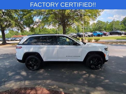 Certified 2023 Jeep Grand Cherokee Altitude AWD/4WD image 6