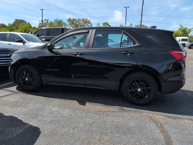 Used 2021 Chevrolet Equinox LS FWD image 2