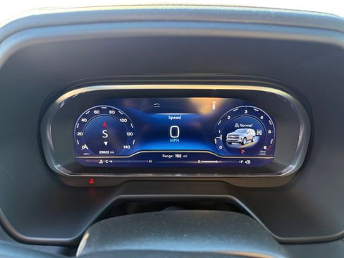 Used 2024 Chevrolet Tahoe RST w/ Luxury Package image 11