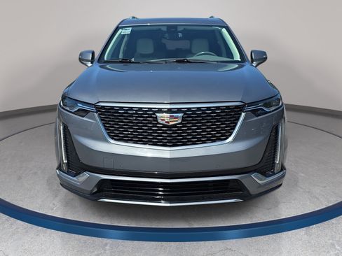 Used 2020 Cadillac XT6 Premium Luxury FWD image 2