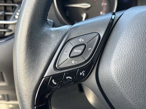 Used 2020 Toyota C-HR XLE image 42