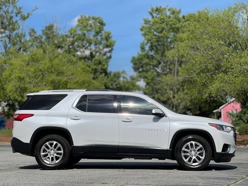 Used 2018 Chevrolet Traverse LT FWD image 4