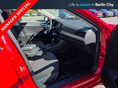 Used 2021 Volkswagen Jetta S image 11