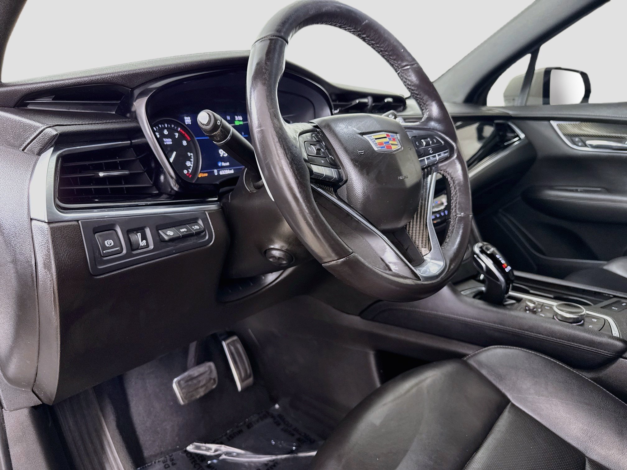 Used 2022 Cadillac XT6 Sport w/ Technology Package AWD/4WD image 11