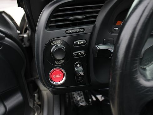 Used 2004 Honda S2000 image 21