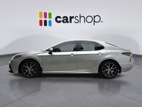 Used 2023 Toyota Camry SE image 2