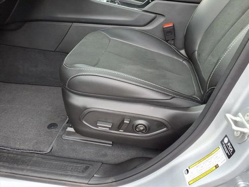 New 2025 Jeep Grand Cherokee L Altitude image 8