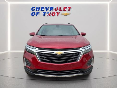 Used 2024 Chevrolet Equinox LT FWD image 2