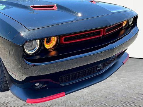 Used 2016 Dodge Challenger R/T Scat Pack w/ Leather Interior Group RWD image 32