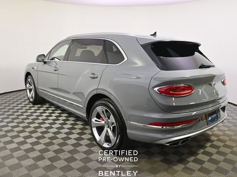Used 2024 Bentley Bentayga Extended Wheelbase image 3