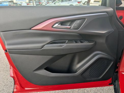 Used 2025 Chevrolet Equinox EV RS w/ LPO, All-Weather Mat Package image 10