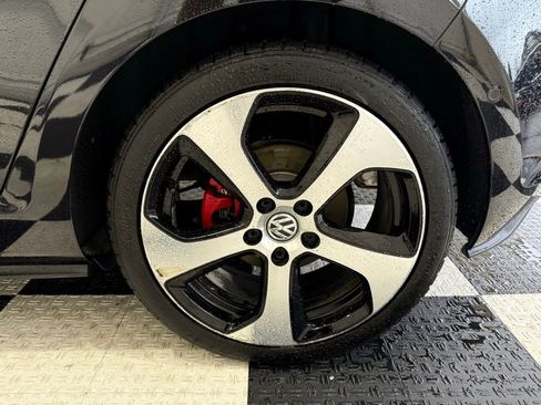 Used 2016 Volkswagen GTI SE w/ Driver Assistance Package image 10
