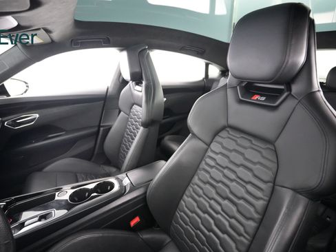 Used 2022 Audi RS e-tron GT w/ Carbon Performance Package AWD/4WD image 4