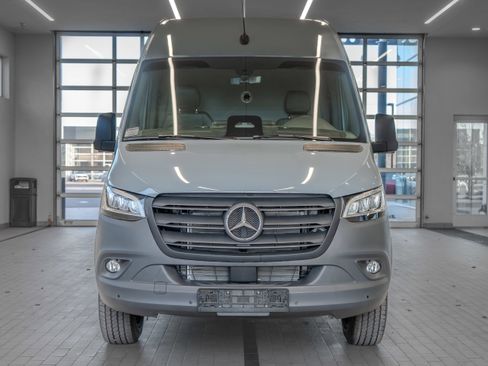New 2025 Mercedes-Benz Sprinter 2500 image 10