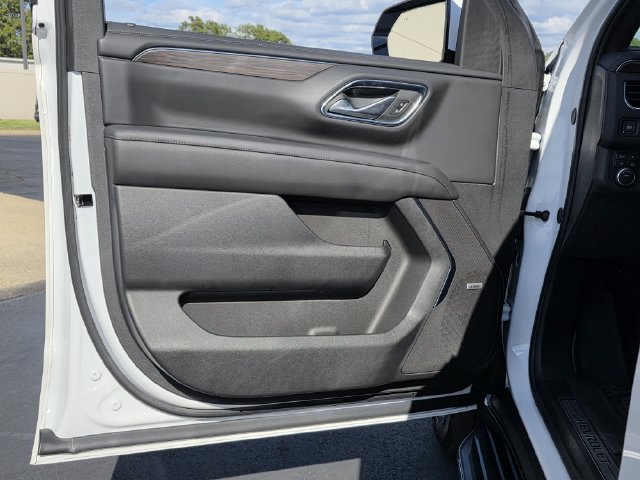 Used 2024 Chevrolet Tahoe LT w/ LT Signature Plus Package AWD/4WD image 17