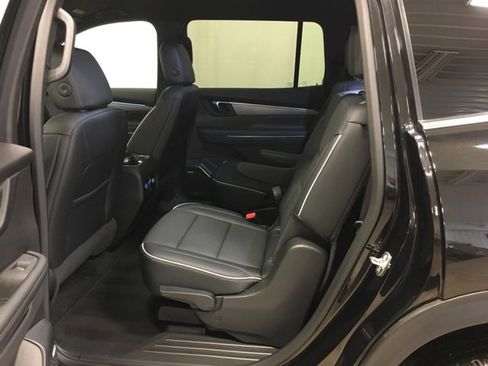 Used 2025 Buick Enclave Preferred image 17