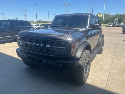 Used 2025 Ford Bronco Badlands image 4
