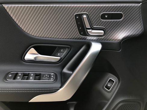 Used 2025 Mercedes-Benz CLA 250 4MATIC image 11